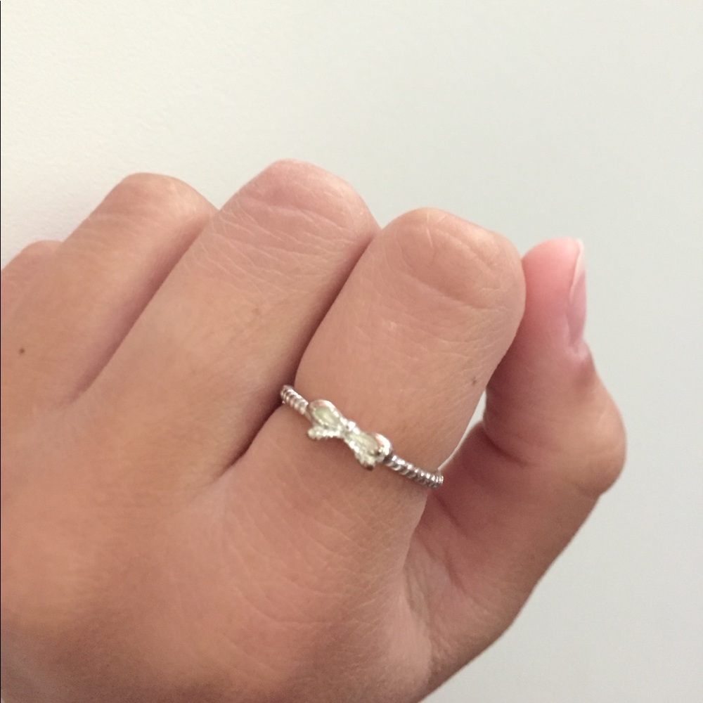Silver bow tie ring